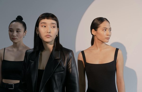 How Do UK Fashion Trends Influence Beauty Standards for Women?